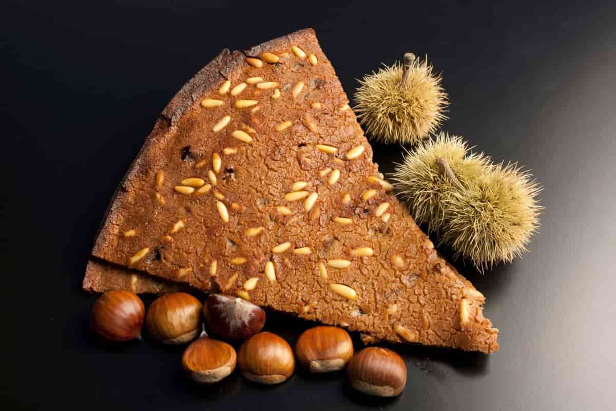 il trucco per rendere il castagnaccio super gustoso