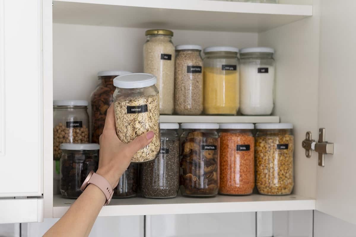 perchè tutti mettono un calzino nei mobili della cucina