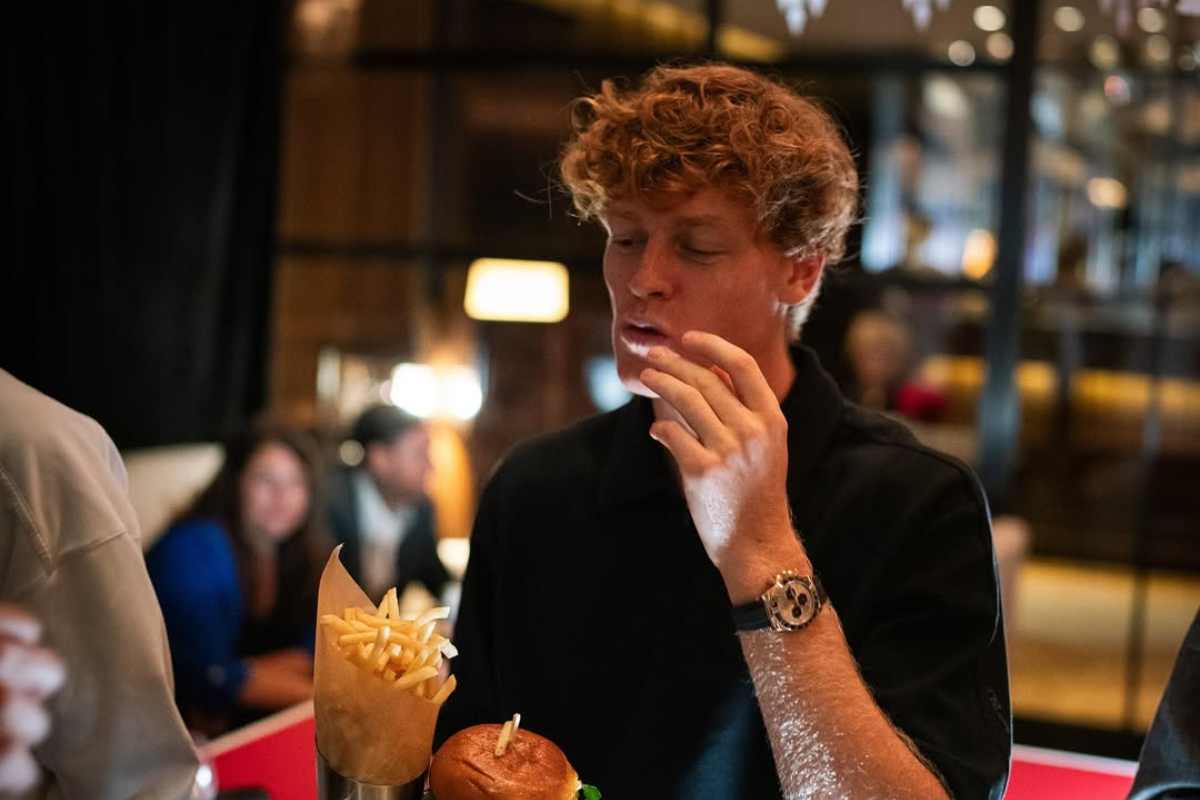 La Padella dell'Alpinista, il piatto forte del papà chef di Sinner