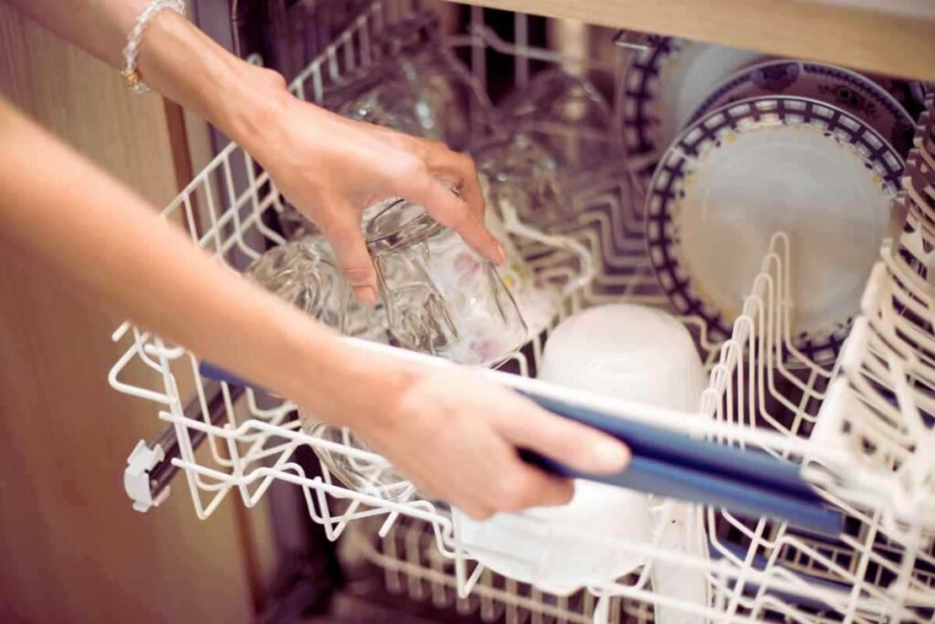 come scegliere il detersivo perfetto per lavastoviglie