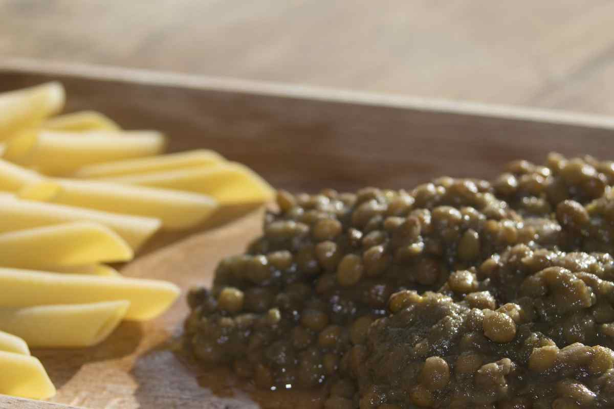Stanco della solita pasta e lenticchie? Basta un solo ingrediente per renderla gustosa