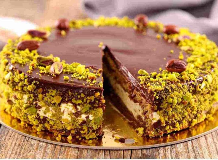 La torta alle nocciole piemontese è il dolce Re dell'autunno, i dettagli