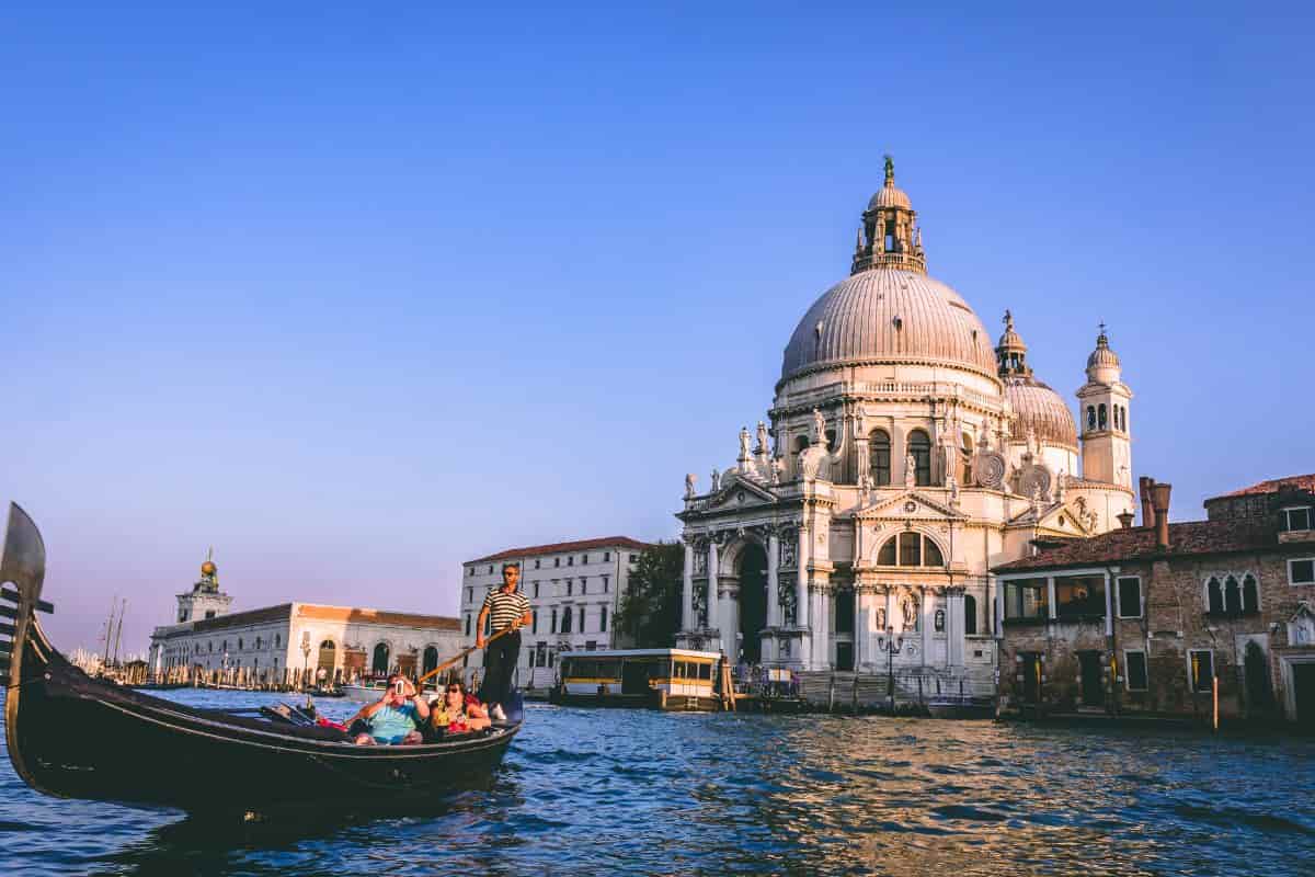 venezia nascosta con percorsi e segreti che pochi conoscono
