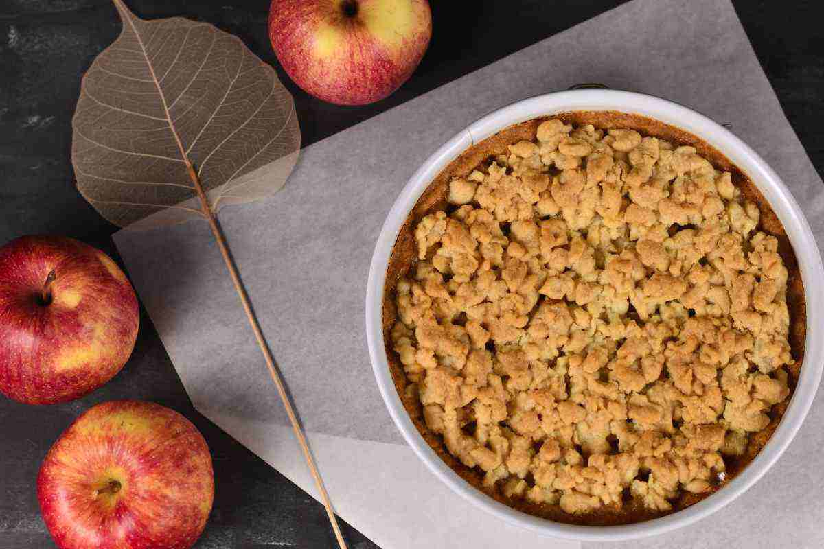 Non è un semplice crumble di mele, ma un sogno per occhi e palato