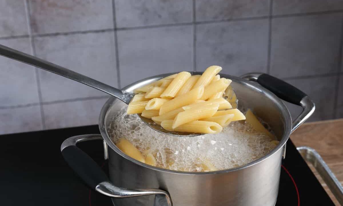 quando aggiunge il sale alla pasta in cottura