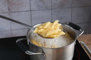 quando aggiunge il sale alla pasta in cottura