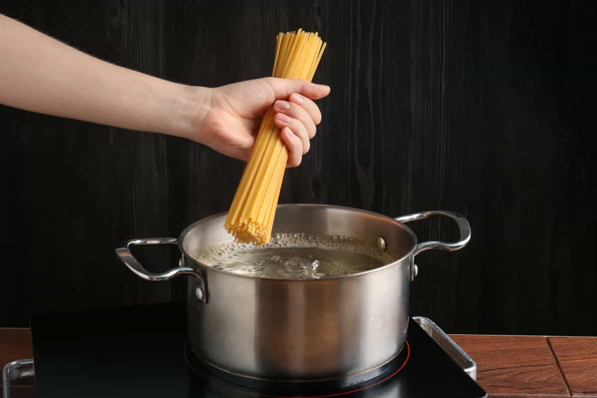 quando aggiunge il sale alla pasta in cottura