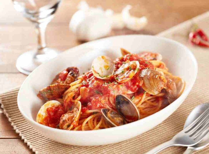 spaghetti vongole alla puttanesca ricetta