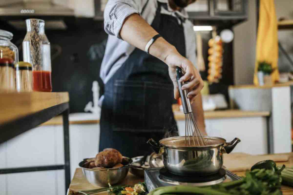 La cottura in acqua, infatti, causa la perdita di importanti vitamine e minerali. Ecco perché gli esperti consigliano di modificare il metodo